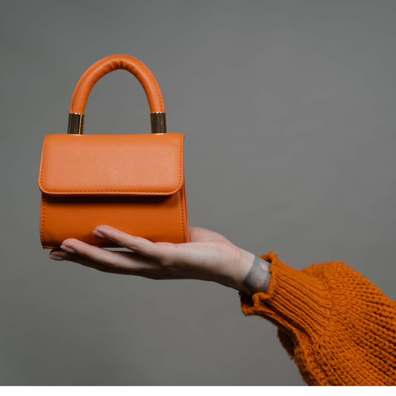 How To Remove Stains From Leather Handbags Leather Repair Company